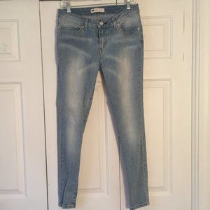 LEVI light wash skinny jeans